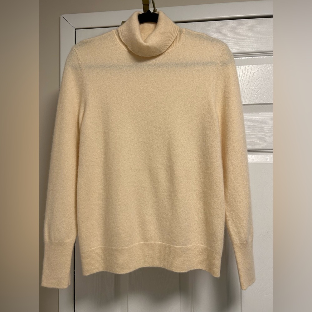 Apt 9 Cashmere Sweater Size M